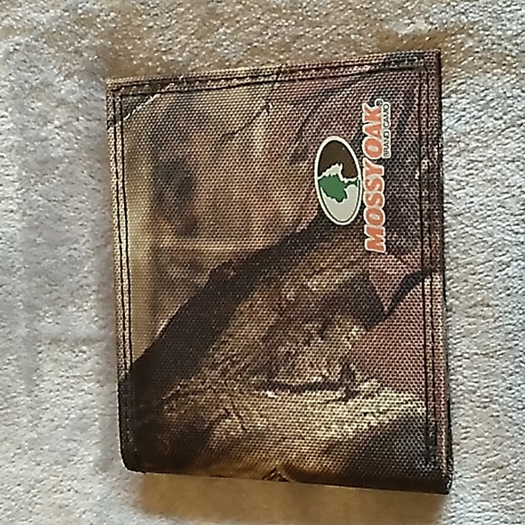 Mossy Oak Men's Canvas Camouflage Bifold Wallet - Picture 1 of 6